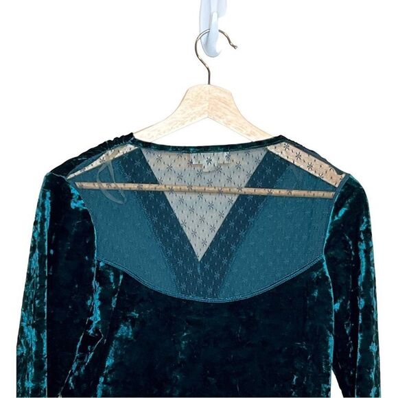 Altar’d State emerald green crushed velvet long sleeve bodysuit size M - Picture 6 of 12